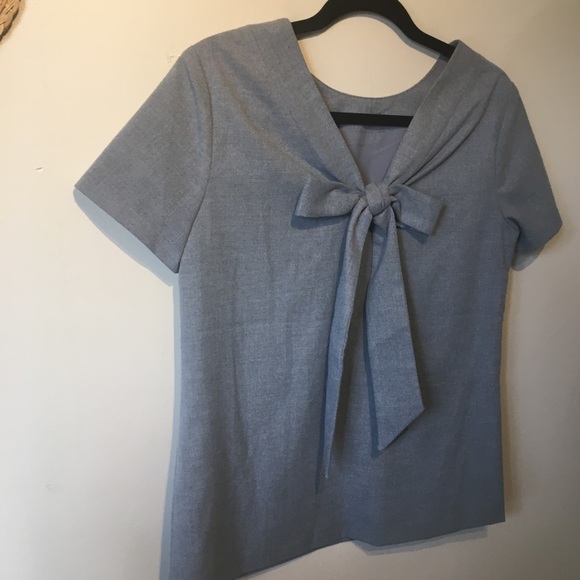 Banana republic size small gray neutral top. - Picture 8 of 10